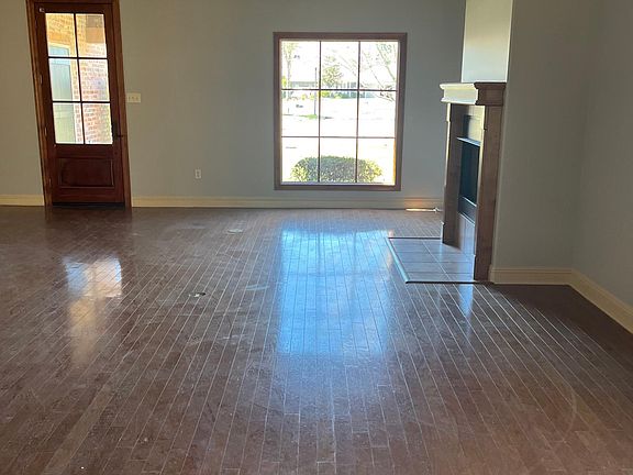 4th image of 5855 Lemongrass Cir W