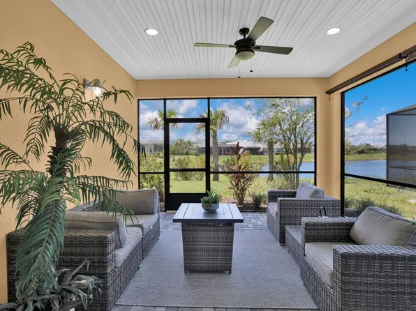 109 Salt Shaker St, Daytona Beach, FL 32124
