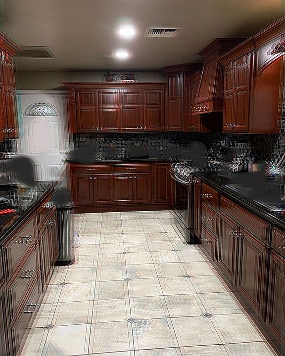 2nd image of 807 19th Pl