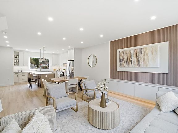 3rd image of 621 Broadway St #3