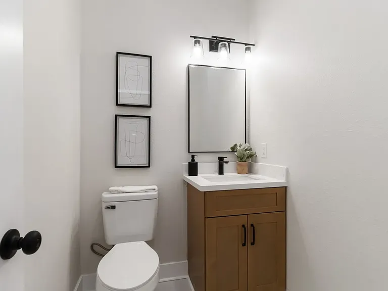 237 Carle Ave — Photo 6
