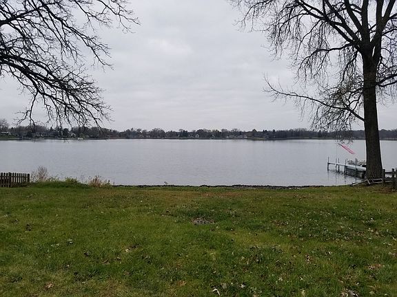 3rd image of 156 Oakwood Dr
