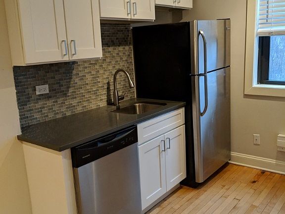 3rd image of 2317 N Rockwell St #2321D1