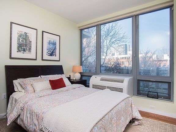 4th image of 5-49 Borden Ave #K3