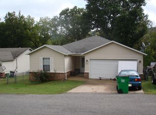 204 Baucom St, Noel, MO 64854