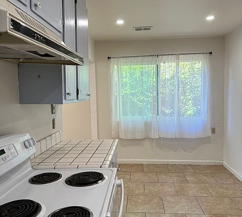 5th image of 2608 Blackburn Dr