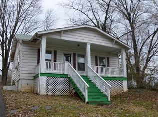 2716 Hollins Rd NE, Roanoke, VA 24012