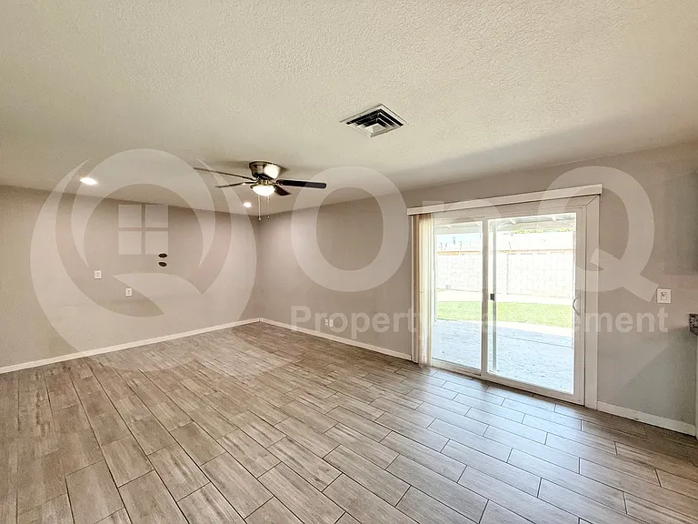 1718 W Auburn St — Photo 8