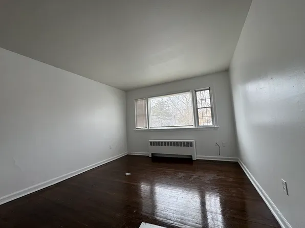 87 Evergreen Ave #4A, Hartford, CT 06105