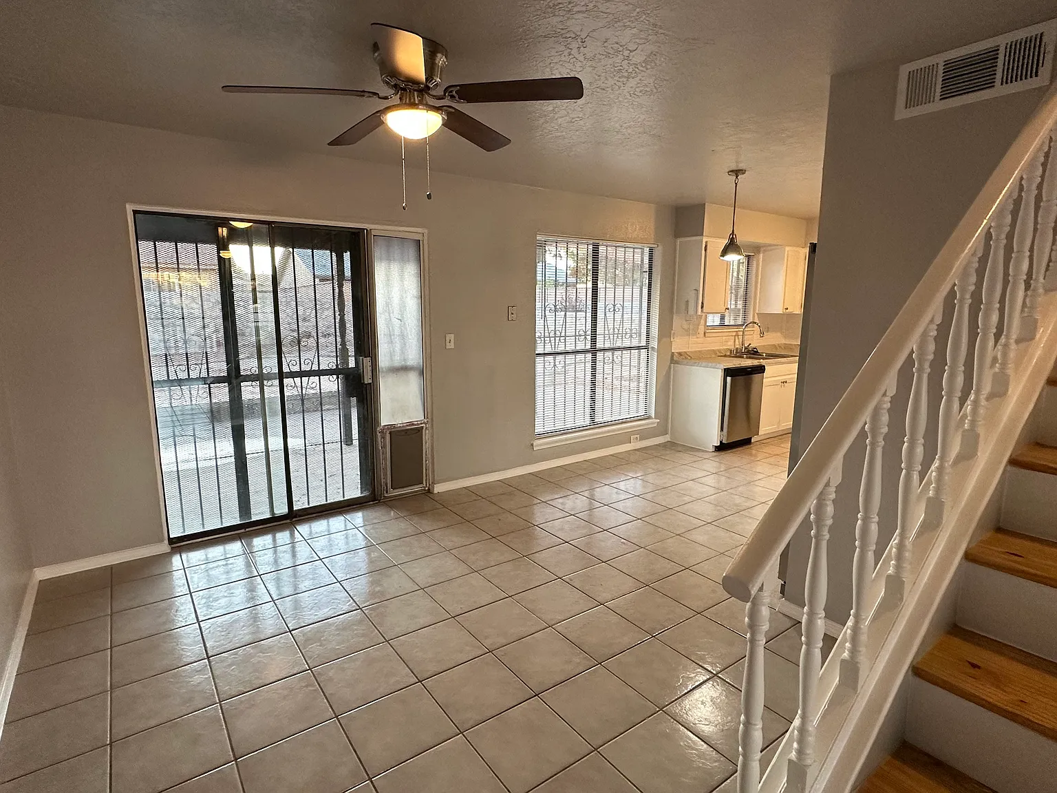 1554 Common Dr — Photo 3