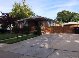 643 5th St, Wyandotte, MI 48192