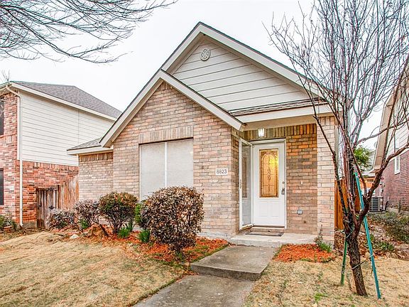 3rd image of 8823 Holliday Ln