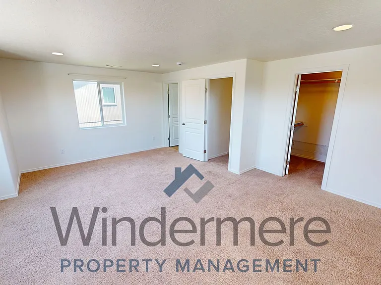 229 Kokanee Dr — Photo 10