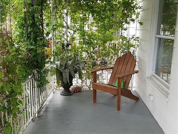 3rd image of 35 Eckhert St
