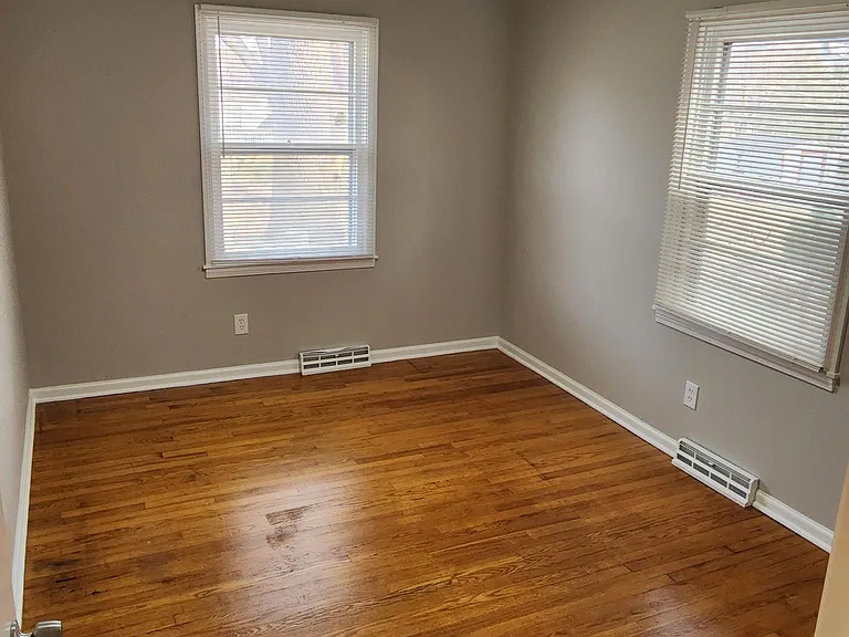 7331 Olive St — Photo 20