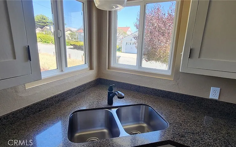 265 Chatham Ln — Photo 11