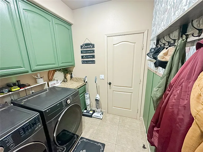 7525 Whitney Ave — Photo 20