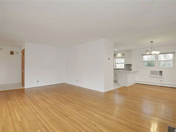 4th image of 1346 Port Washington Blvd