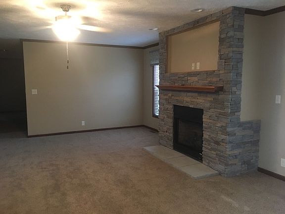 4th image of 3980 Emerald Park Dr