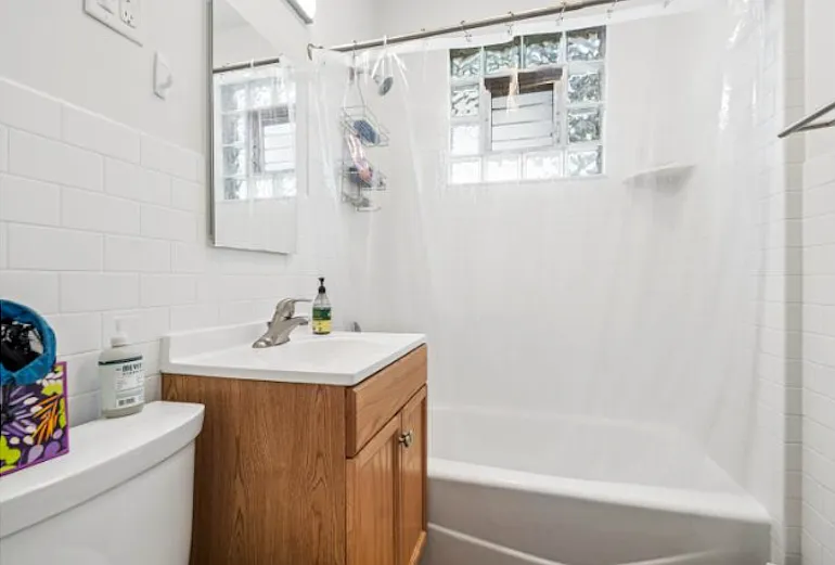 9 bed, 4500 sqft, $1,250 — Photo 3