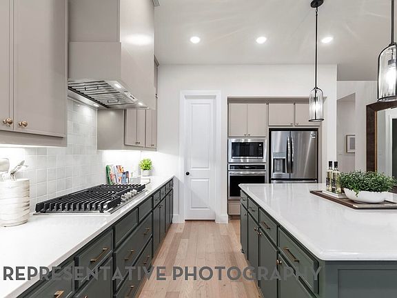 5th image of 4209 Double Diamond Dr