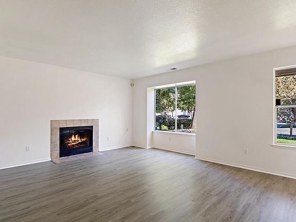 3rd image of 2224 Glacier Dr