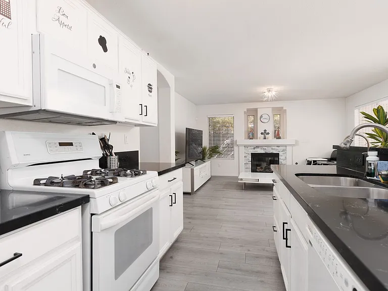 2165 Crestline Falls Pl — Photo 11