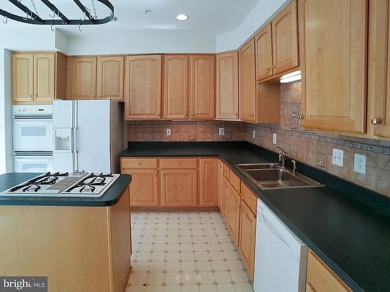 1781 Dawson St — Photo 6