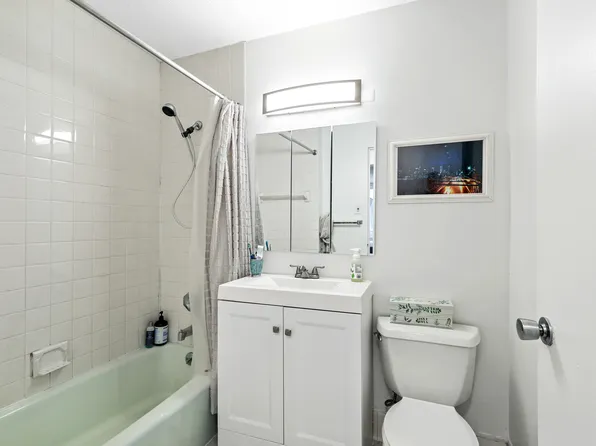 322 West 57th Street image 7 of 7