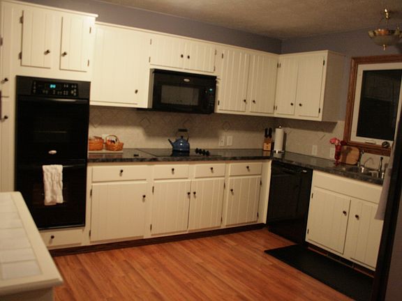 Newer appliances, double oven