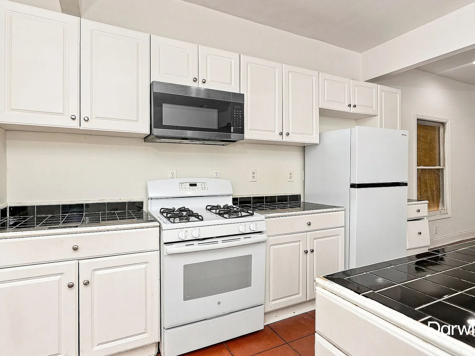 4 bed, 3.0 bath, 1280 sqft, $2,100 — Photo 4