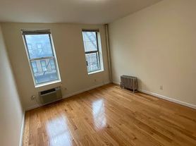 247 Wadsworth Ave