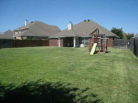 5th image of 624 Bur Oak Dr