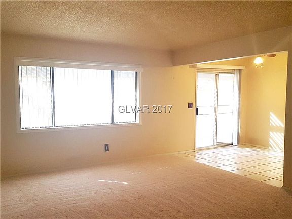 5th image of 1025 Willow Tree Dr Unit A