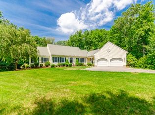 11 Rivercrest Dr, West Newbury, MA 01985