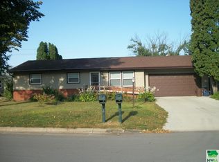 1103 Rock Island Ave, Cherokee, IA 51012