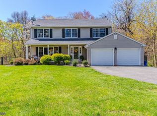 93 Oakdale Rd, Chester, NJ 07930