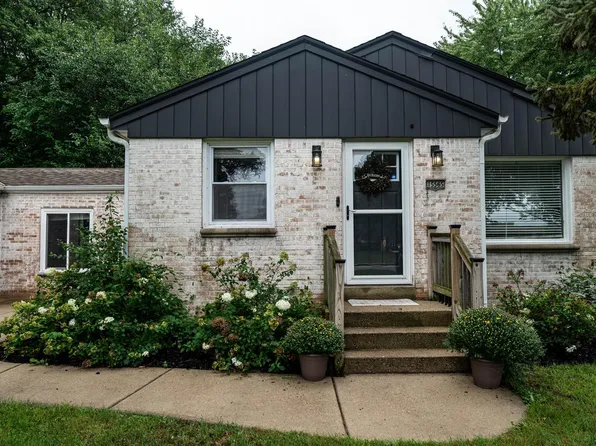 15565 Carpenter ROAD, Brookfield, WI 53005