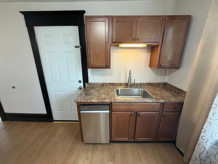 37 Beauregard St — Photo 4