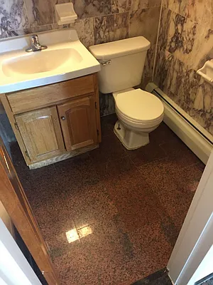 Rented by Metroline Realty | media 32