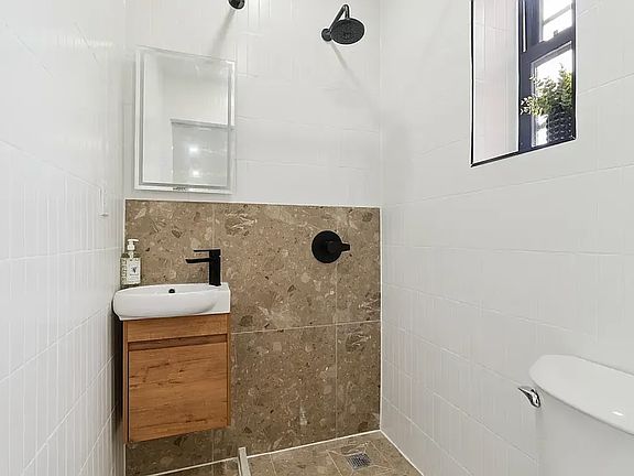 5th image of 176 Rivington St #5A