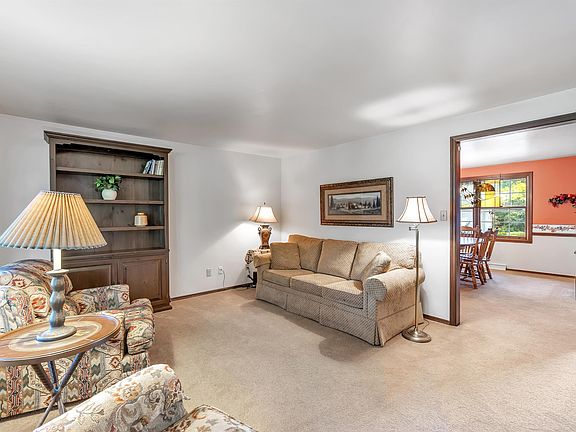5th image of 3826 Hidden Valley Ln