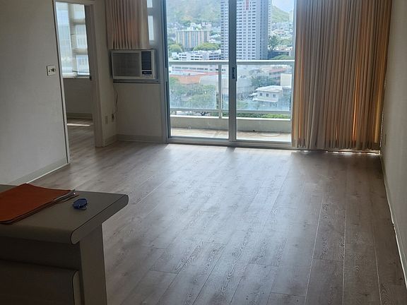 LIVING ROOM TO LANAI