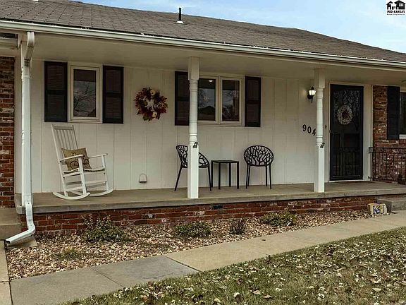 2nd image of 904 Wyoming Ave
