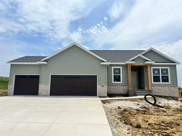 6925 Rock Wood Dr SW, Cedar Rapids, IA 52404