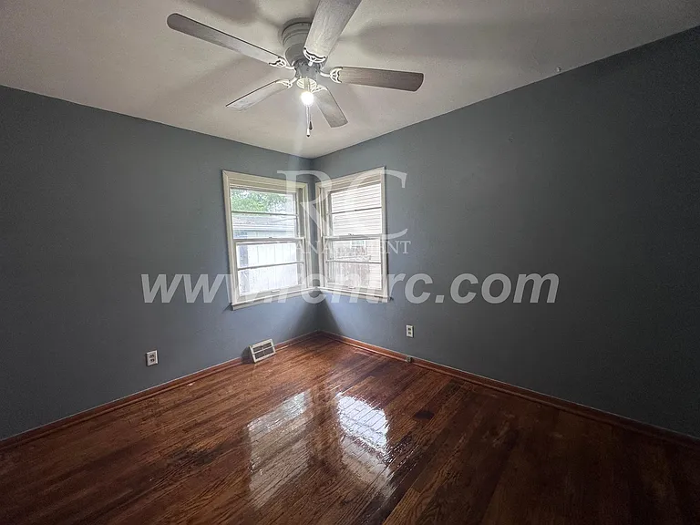 717 W Columbia St #W — Photo 14