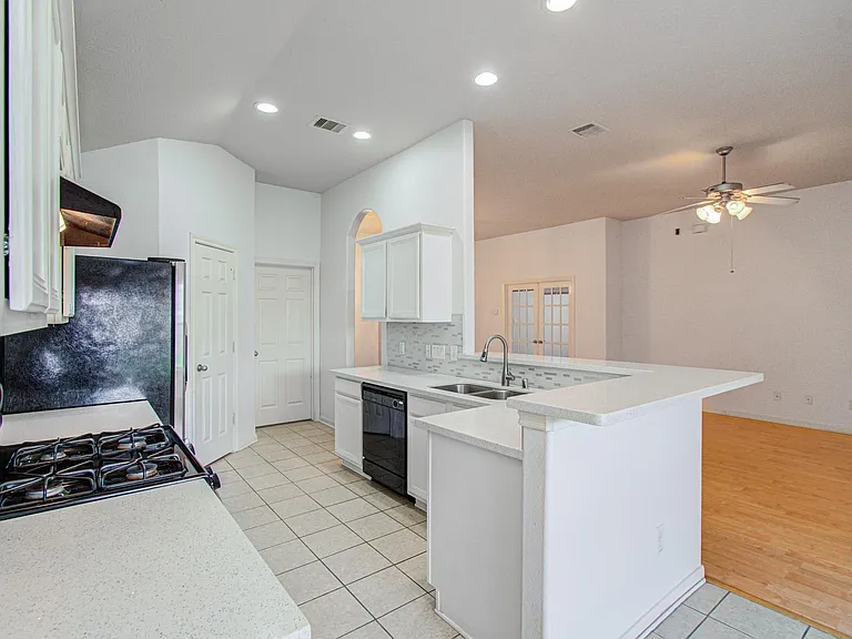 13335 Gardnerville St — Photo 10