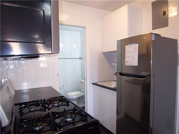 1st image of 111 Chrystie St APT 14