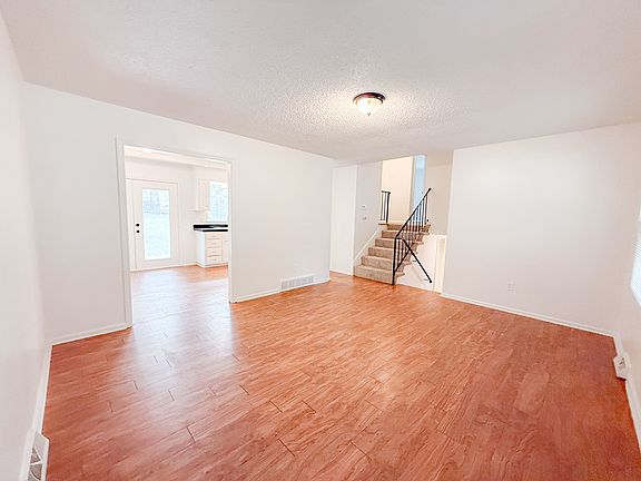 4th image of 7606 E 117th Ter