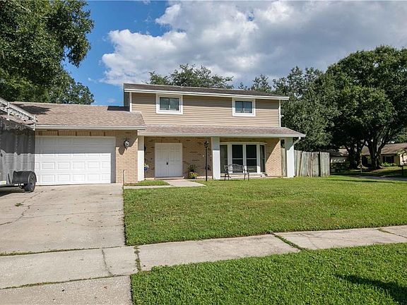 3rd image of 15601 Cashmere Ln